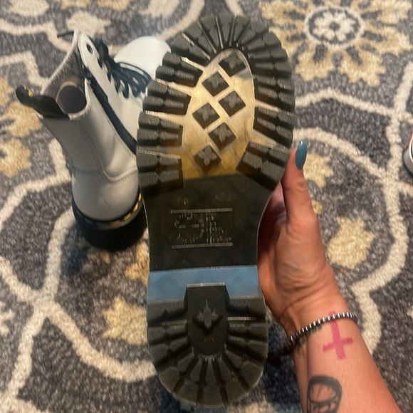 Dr Martens boots - Picture 6 of 6